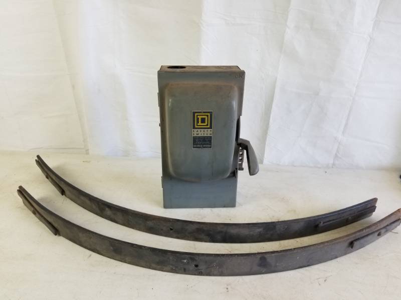 lot 9962 image: Vintage Breaker Box and Other Metal Parts