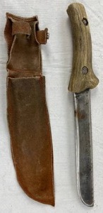 lot 6215 image: Vintage Hunting Knife w&nbsp Antler Handle and Leather Sheath Holster