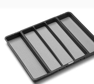 lot 5281 image: Madesmart Expandable Utensil Tray