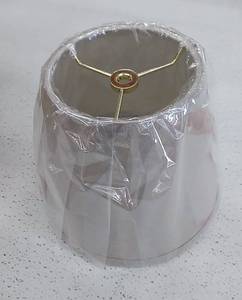 lot 5331 image: Lamp shade, 9inW x 7inH