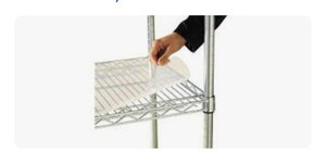lot 5623 image: Four tier wire shelving unit