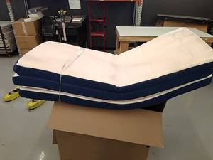 lot 5653 image: Jingwei trifold mattress topper, Full