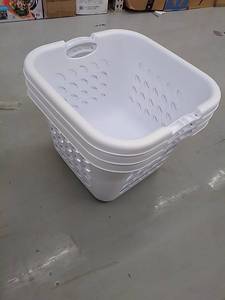 lot 6270 image: 3 - Sterilize laundry baskets