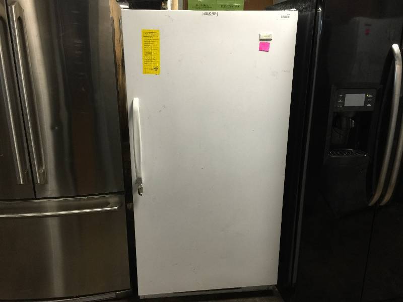 lot 1160 image: MAYTAG MAGIC CHEF 10.6 CU FT UPRIGHT FREEZER
