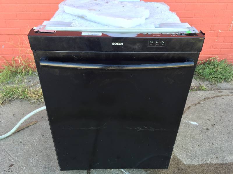 lot 1075 image: BOSCH BLACK DISHWASHER