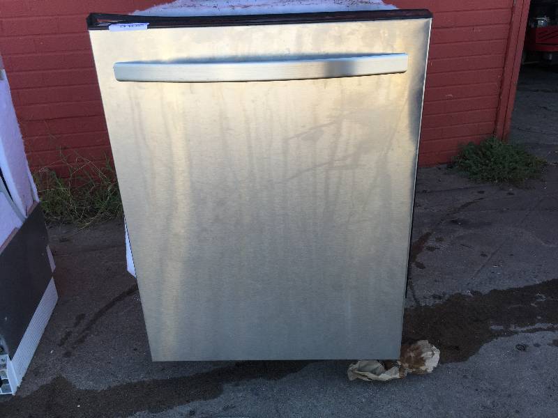 lot 1077 image: Kenmore 24 in. Built-In Dishwasher with Ultra Wash� System - Stainless Steel