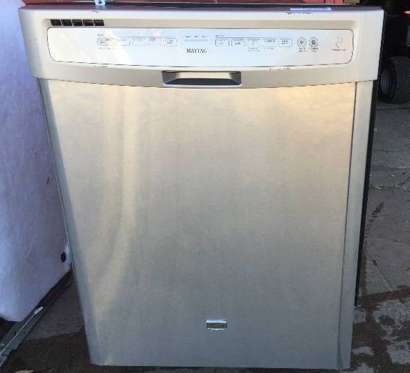 lot 1076 image: Maytag 24 in. JetClean� Plus Built-In Dishwasher w SteamClean - Stainless Steel