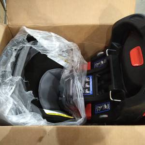 lot 20926 image: BRITAX INFANT CAR SEAT