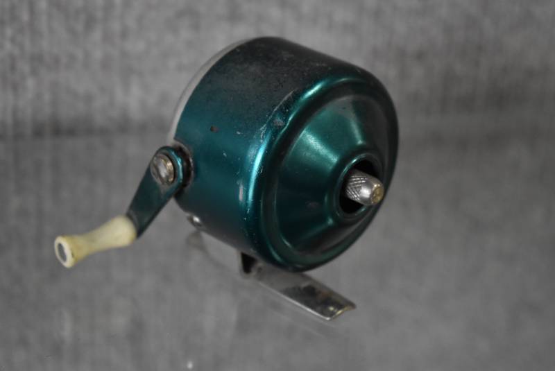 bronson dart no 905 fishing reel Vintage Bronson Dart No. 905 Fishing Reel | Andale Auction by Air Capital  Marketplace