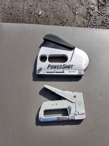 lot 33 image: 2 working hand staplers