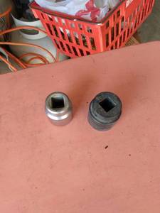 lot 59 image: 2 - 34 sockets 1 snap on 1 Blackhawk snap-on is a 1 716 Blackhawk is 1 516