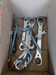 lot 94 image: box of ratchet wrenches and specialty wrenches
