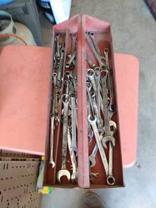 lot 96 image: tool tray full of mixed wrenches and companies