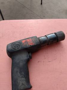 lot 125 image: Chicago pneumatics air chisel untested no nipple