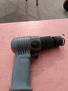 lot 127 image: Craftsman pneumatic air hammer untested no nipple
