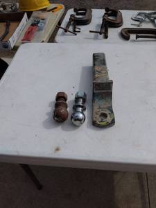 lot 150 image: receiver hitch with 1 and 78 ball and 2-in ball