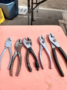 lot 168 image: 5 pairs of pliers