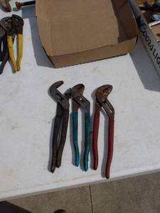 lot 171 image: 3 pairs of channel lock pliers