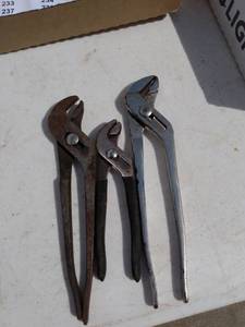 lot 172 image: 3 pairs of channel lock pliers