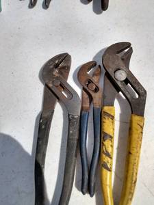 lot 174 image: 3 pairs of channel lock pliers