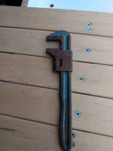 lot 182 image: vintage 9 inch Craftsman pipe wrench