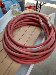 lot 189 image: New 50 roll of adapter flex multi-purpose 38 in 250 psi hose