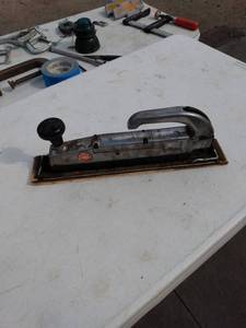 lot 200 image: Dayton pneumatic sander untested no nipple