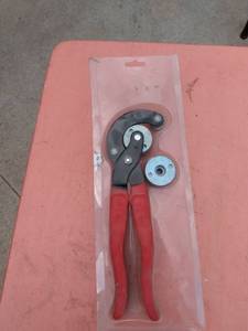 lot 205 image: small pipe bending tool
