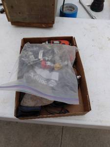 lot 213 image: mixed flat of tools and garage items