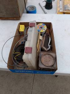 lot 214 image: mixed flat of garage items
