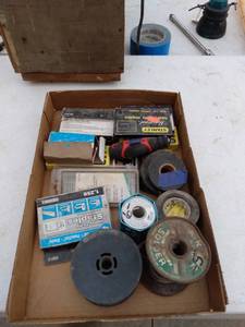 lot 216 image: flat of mixed tools and garage items