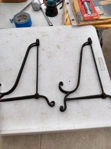 lot 221 image: wrought iron shelf brackets 16 in deep 11 in tall