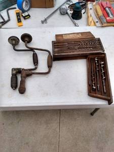 lot 226 image: 2 vintage braces and vintage box of bits