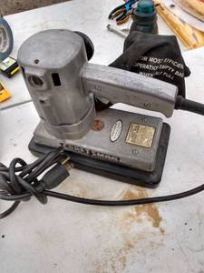 lot 229 image: Craftsman electric sander plugged in and working