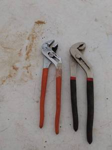lot 231 image: 2 pair channel lock pliers