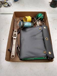 lot 242 image: flat of mixed tools