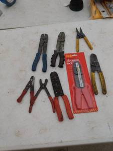 lot 244 image: 7 pieces of electrical plier tools