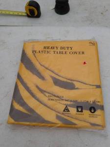 lot 250 image: heavy duty plastic table cover