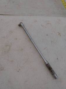 lot 271 image: Blackhawk half-inch by 18-in breaker bar