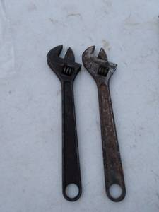 lot 285 image: 2 12 crescent wrenches