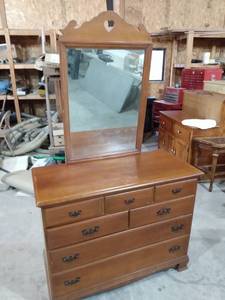 lot 293 image: solid maple 7 drawer dresser and mirror 44 in wide 20 inches deep 75 in tall