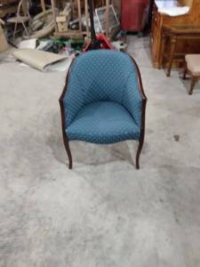 lot 294 image: nice curve back occasional chair