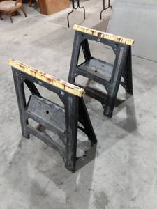 lot 300 image: pair of plastic saw horses