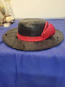 lot 1053 image: Plaza suite by Betmar hat