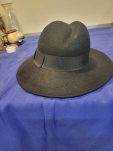 lot 1056 image: Edwin wool hat