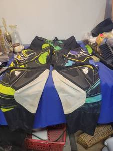 lot 1060 image: Racing pants size 36