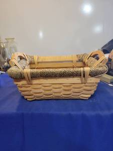 lot 1074 image: 12 by 9 by 5 12 basket