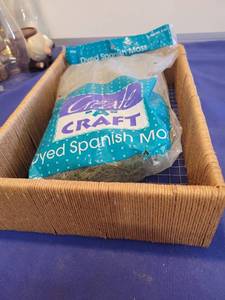 lot 1077 image: Dry Spanish moss and basket 8 by 12 by 3