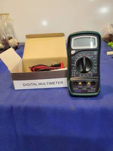 lot 1087 image: Digital multimeters New inbox