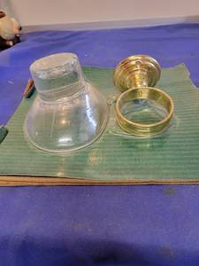lot 1088 image: New hanging soap dish